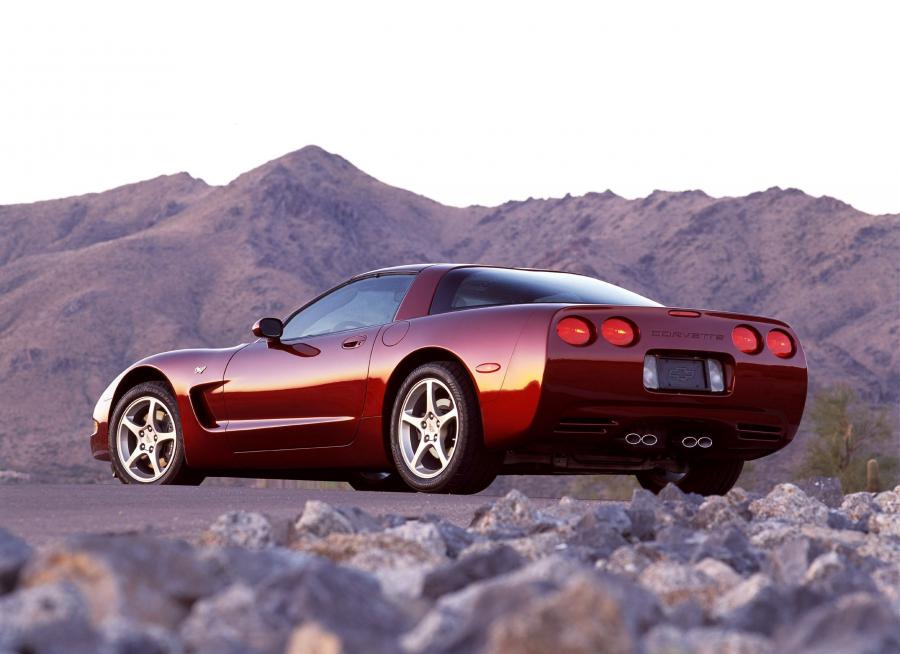  Chevrolet Corvette 1998 года  (фото 28 из 84)